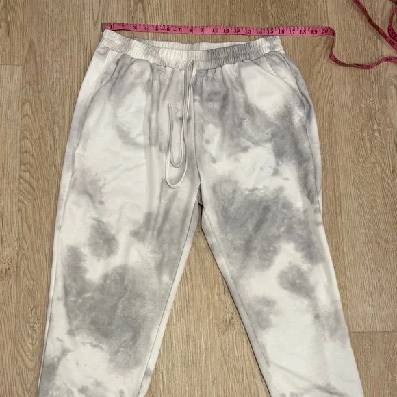 Pretty Garden Tie-Dye Sweatshirt and Jogger Athleisure Loungewear Set Size XL - Picture 9 of 14